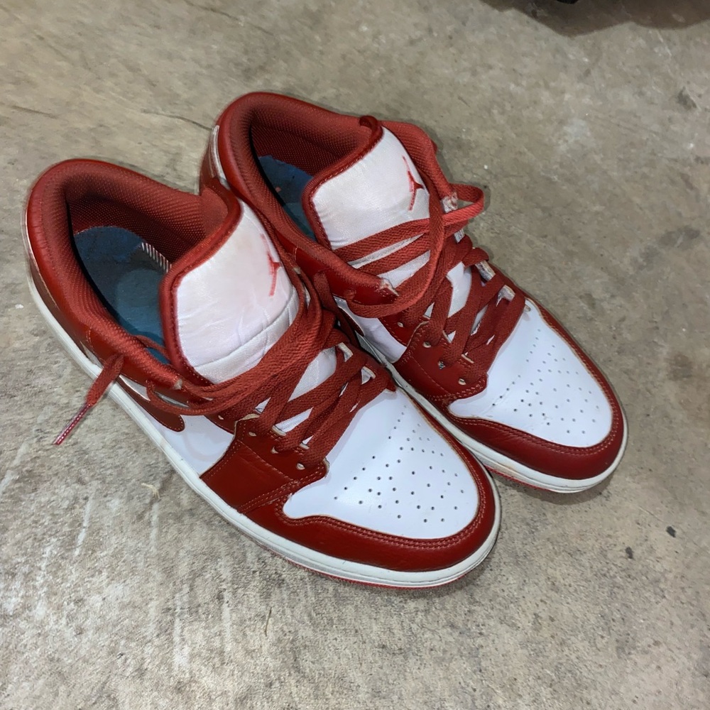 Size 10 Nike Jordan 1 Low Top in Dune Red